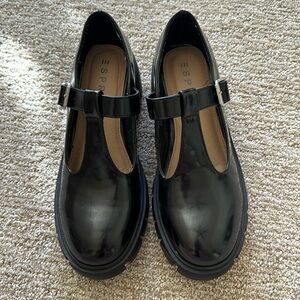 Esprit platform Mary Jane shoes. Great condition. Size 8